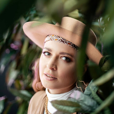 KYLIE TRAVEL channel avatar